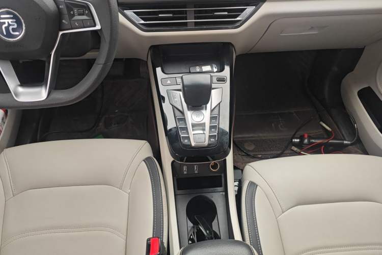 Used BYD Yuan Pro 2021 401 km Luxury Version Gear Lever