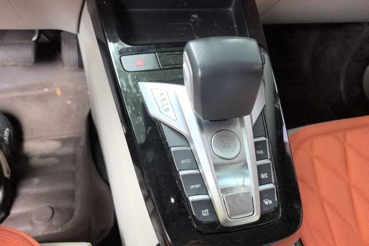 Used BYD Yuan Pro 2021 401 km Deluxe Version Gear Lever
