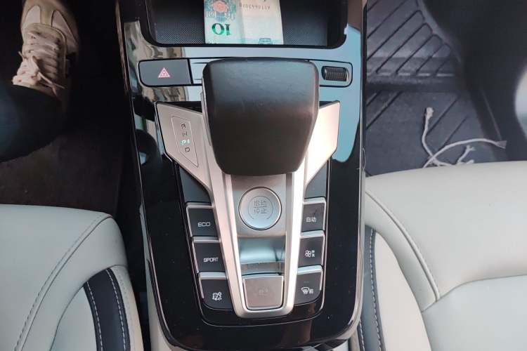 Used BYD Yuan Pro 2021 401 km Luxury Version Gear Lever