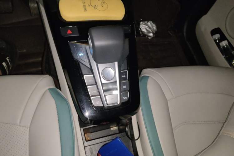 Used BYD Yuan Pro 2021 "Love for a Lifetime" Edition Gear Lever