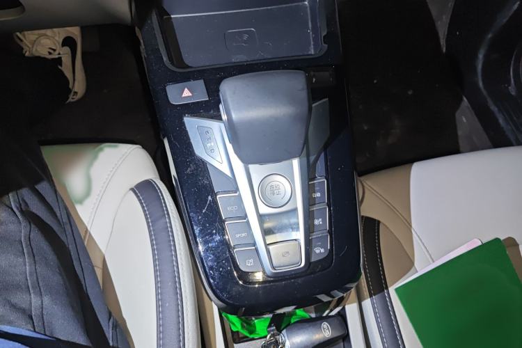 Used BYD Yuan Pro 2021 401 km Luxury Version Gear Lever