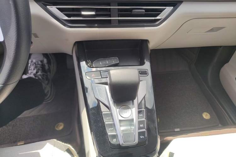 Used BYD Yuan Pro 2021 401 km Deluxe Version Gear Lever