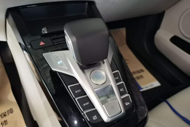 Used BYD Yuan Pro 2021 401 km Deluxe Version Gear Lever