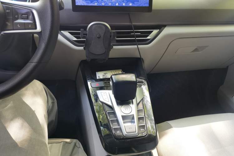 Used BYD Yuan Pro 2021 "Love for a Lifetime" Edition Gear Lever