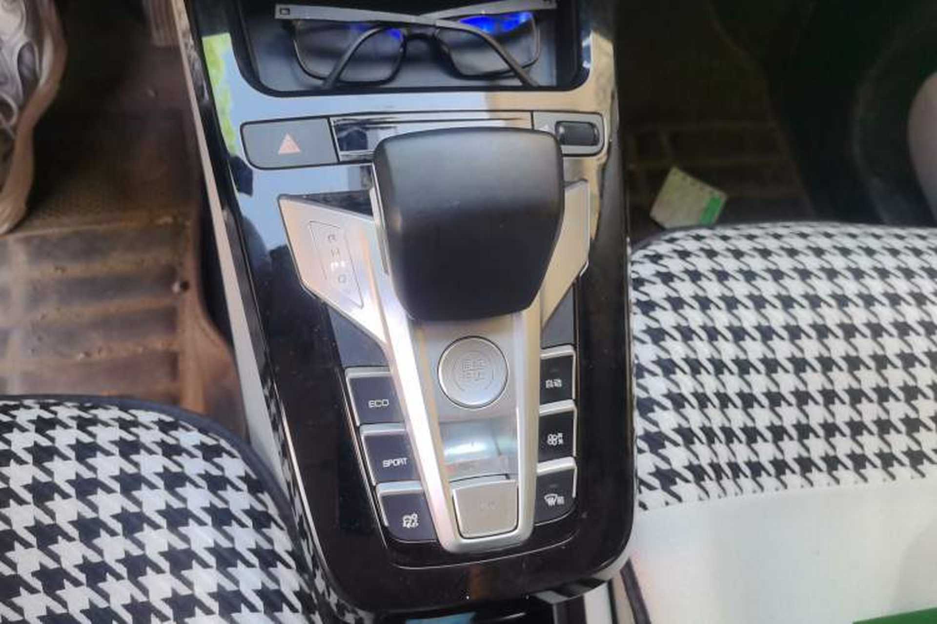 Used BYD Yuan Pro 2021 401 km Luxury Version Gear Lever