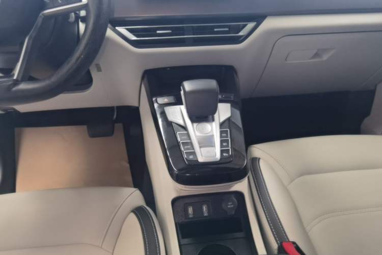 Used BYD Yuan Pro 2021 401 km Luxury Version Gear Lever