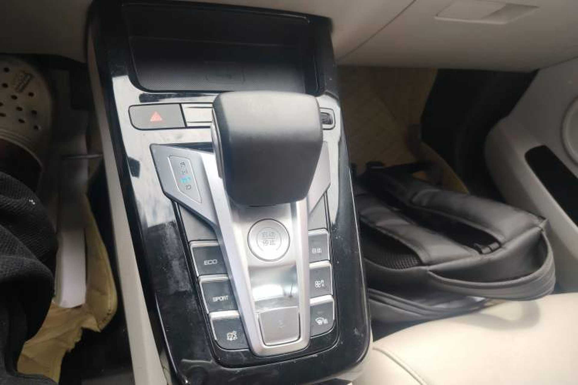 Used BYD Yuan Pro 2021 401 km Luxury Version Gear Lever