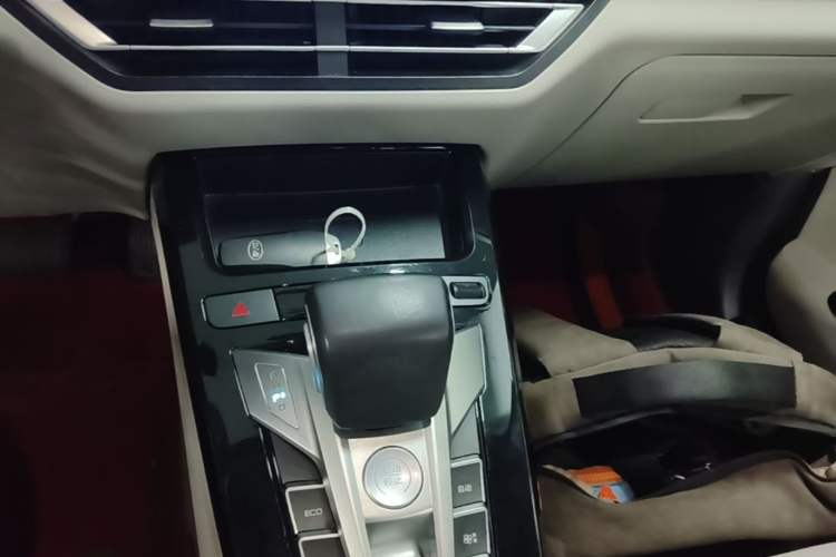 Used BYD Yuan Pro 2021 401 km Deluxe Version Gear Lever