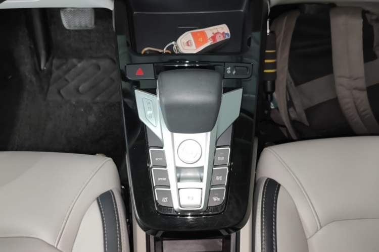 Used BYD Yuan Pro 2021 401 km Deluxe Version Gear Lever