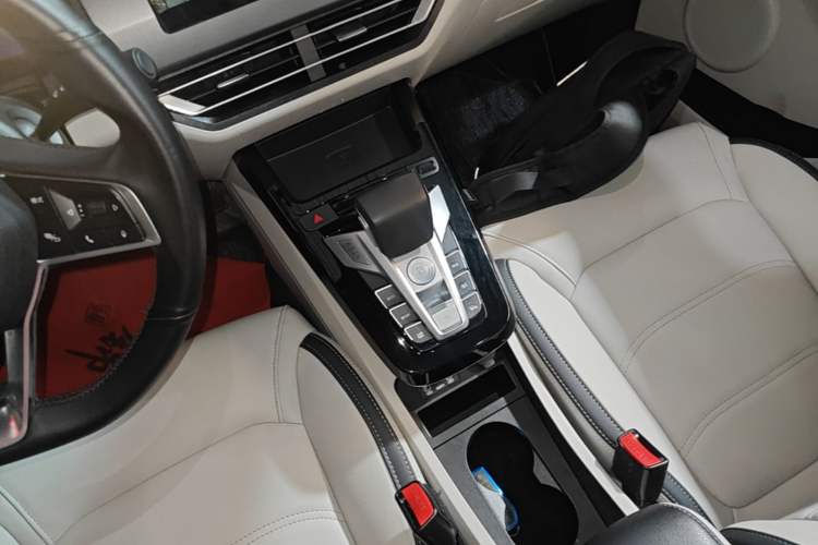 Used BYD Yuan Pro 2021 401 km Deluxe Version Gear Lever
