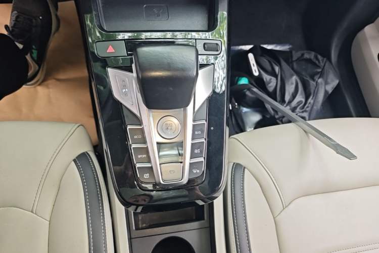 Used BYD Yuan Pro 2021 401 km Deluxe Version Gear Lever