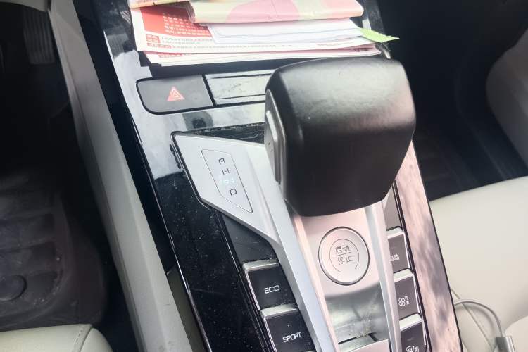 Used BYD Yuan Pro 2021 401 km Luxury Version Gear Lever