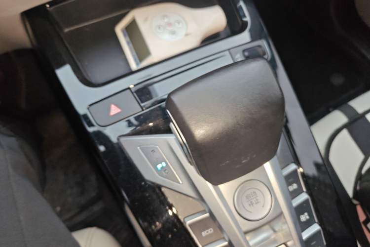 Used BYD Yuan Pro 2021 401 km Luxury Version Gear Lever