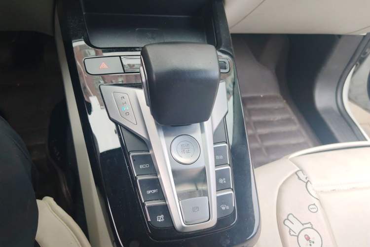 Used BYD Yuan Pro 2021 401 km Luxury Version Gear Lever