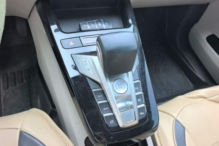 Used BYD Yuan Pro 2021 401 km Luxury Version Gear Lever