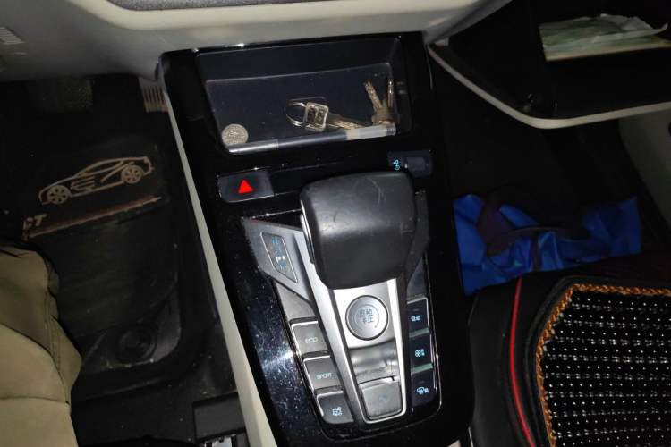 Used BYD Yuan Pro 2021 401 km Luxury Version Gear Lever