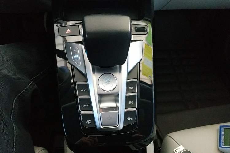 Used BYD Yuan Pro 2021 401 km Luxury Version Gear Lever