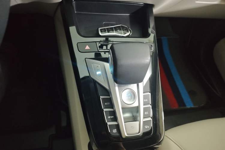Used BYD Yuan Pro 2021 401 km Luxury Version Gear Lever
