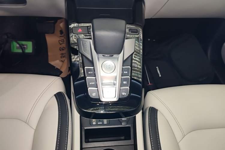 Used BYD Yuan Pro 2021 401 km Deluxe Version Gear Lever