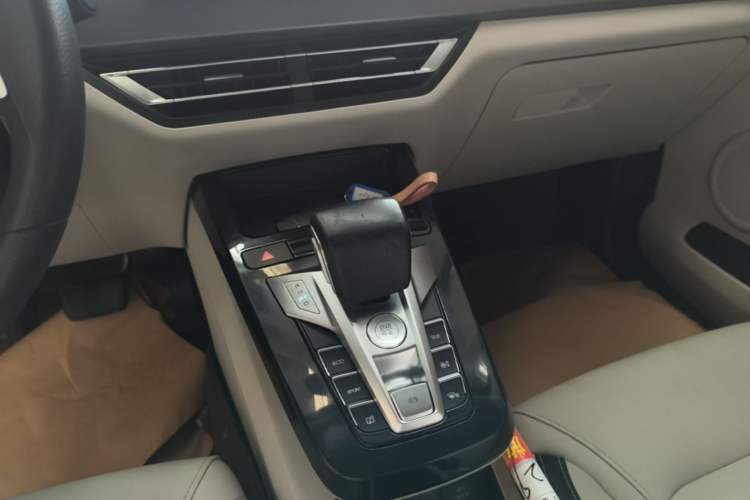 Used BYD Yuan Pro 2021 401 km Luxury Version Gear Lever