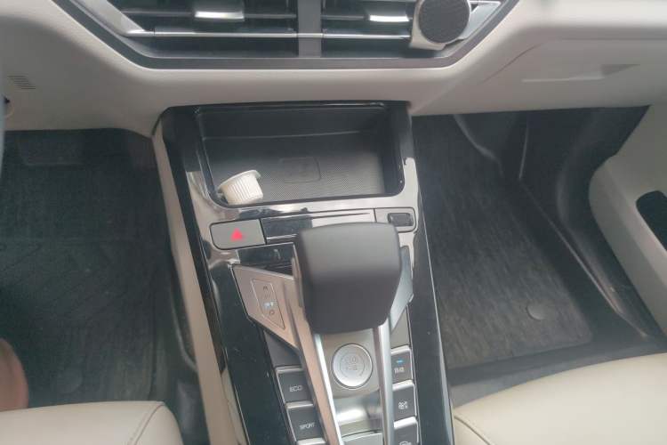 Used BYD Yuan Pro 2021 401 km Deluxe Version Gear Lever