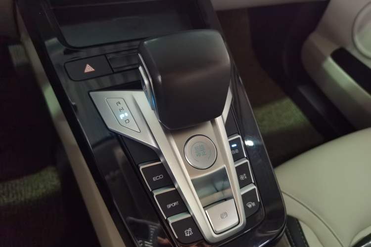 Used BYD Yuan Pro 2021 "Love for a Lifetime" Edition Gear Lever