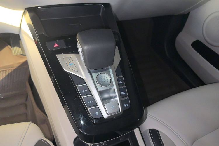 Used BYD Yuan Pro 2021 401 km Deluxe Version Gear Lever
