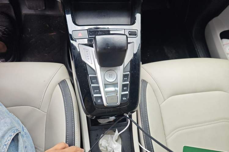 Used BYD Yuan Pro 2021 401 km Deluxe Version Gear Lever