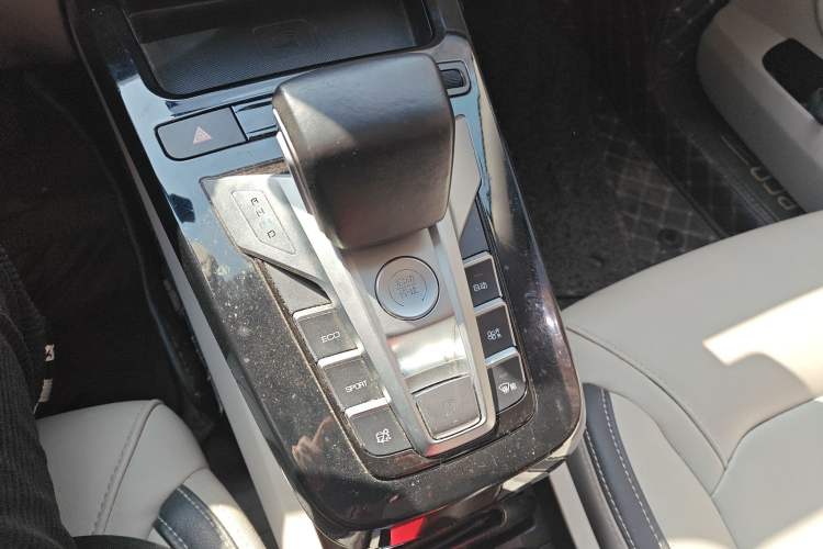 Used BYD Yuan Pro 2021 401 km Deluxe Version Gear Lever