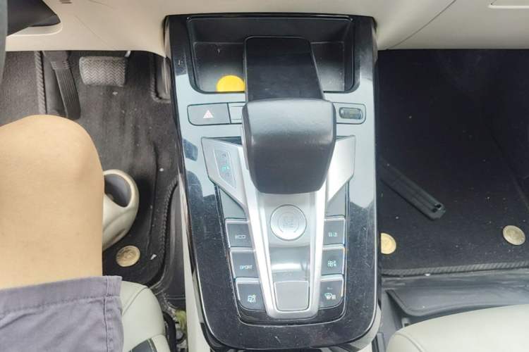 Used BYD Yuan Pro 2021 401 km Luxury Version Gear Lever