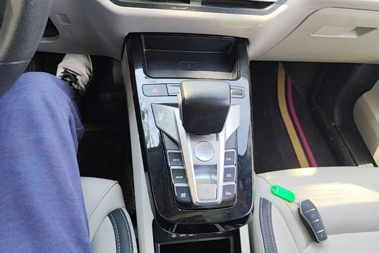 Used BYD Yuan Pro 2021 401 km Deluxe Version Gear Lever