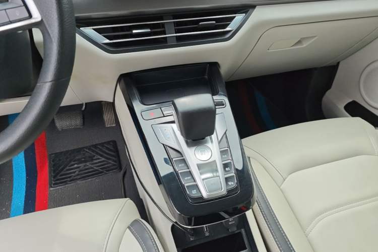 Used BYD Yuan Pro 2021 401 km Luxury Version Gear Lever