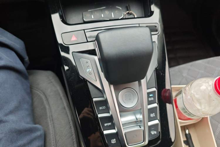 Used BYD Yuan Pro 2021 401 km Luxury Version Gear Lever