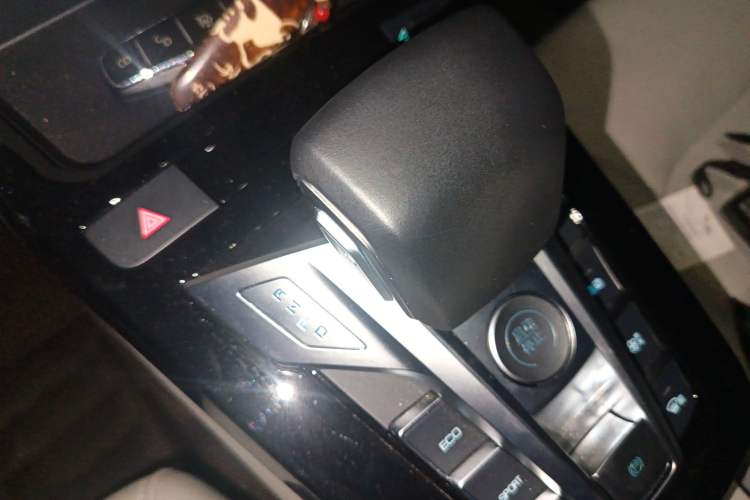 Used BYD Yuan Pro 2021 401 km Deluxe Version Gear Lever