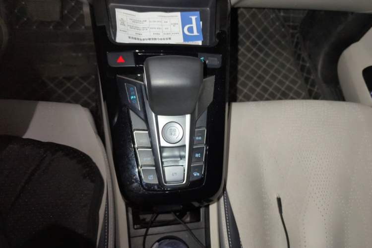 Used BYD Yuan Pro 2021 401 km Deluxe Version Gear Lever