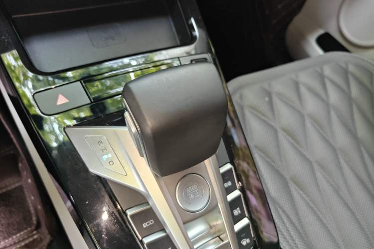 Used BYD Yuan Pro 2021 401 km Luxury Version Gear Lever