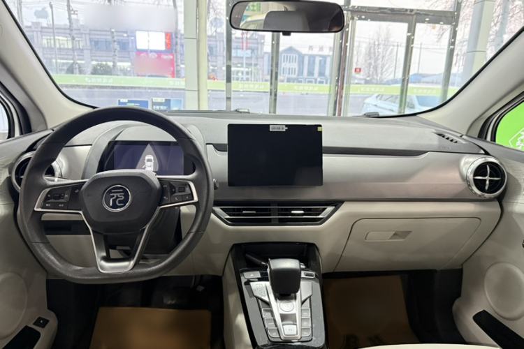 Used BYD Yuan Pro 2021 401 km Luxury Version Interior 1