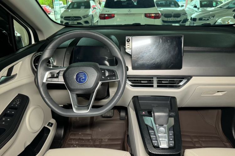 Used BYD Yuan Pro 2021 401 km Luxury Version Interior 1