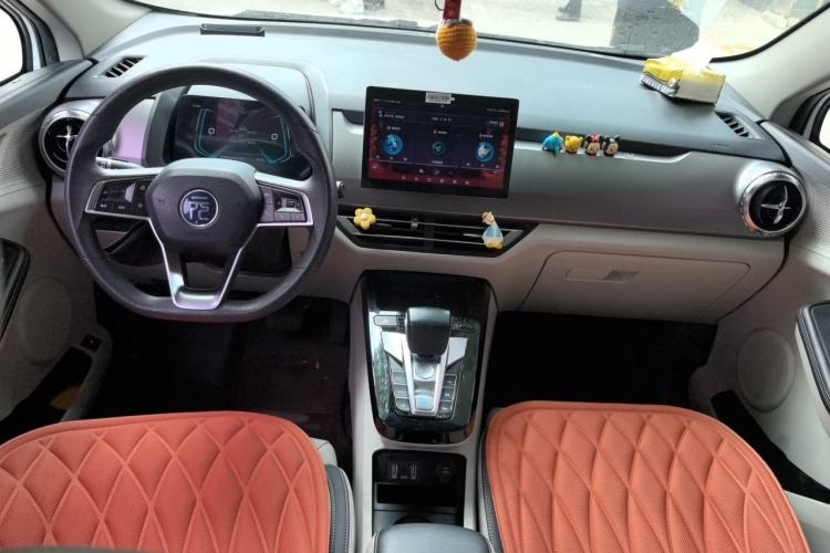 Used BYD Yuan Pro 2021 401 km Deluxe Version Interior 2