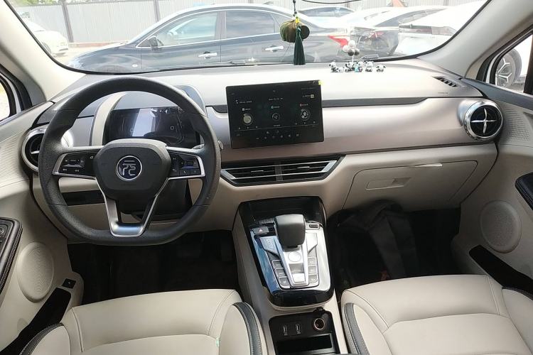 Used BYD Yuan Pro 2021 "Love for a Lifetime" Edition Interior 2
