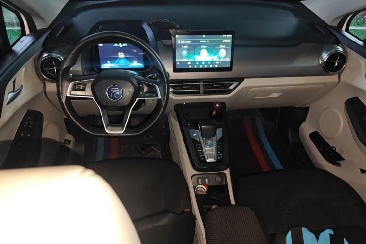 Used BYD Yuan Pro 2021 401 km Luxury Version Interior 2