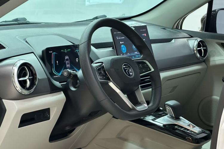 Used BYD Yuan Pro 2021 401 km Deluxe Version Interior 2