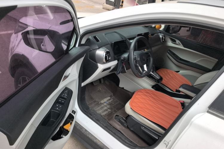 Used BYD Yuan Pro 2021 401 km Deluxe Version Interior 3