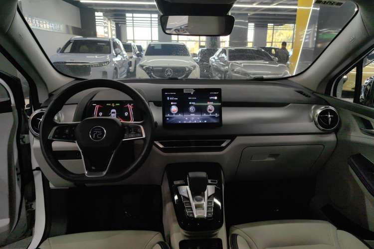 Used BYD Yuan Pro 2021 401 km Deluxe Version Interior 3