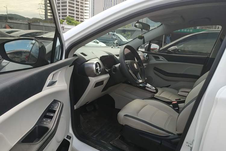 Used BYD Yuan Pro 2021 "Love for a Lifetime" Edition Interior 3