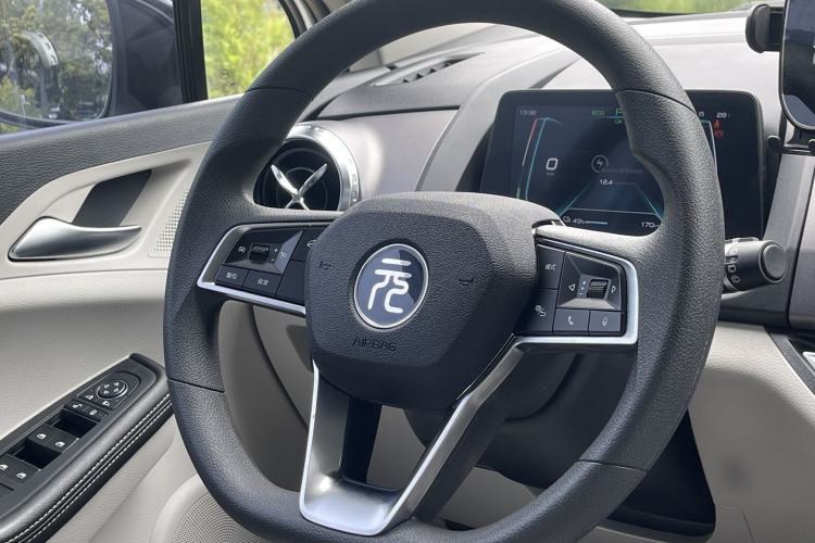 Used BYD Yuan Pro 2021 401 km Luxury Version Interior 3