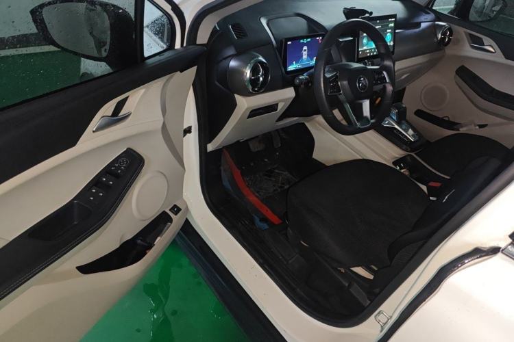 Used BYD Yuan Pro 2021 401 km Luxury Version Interior 3