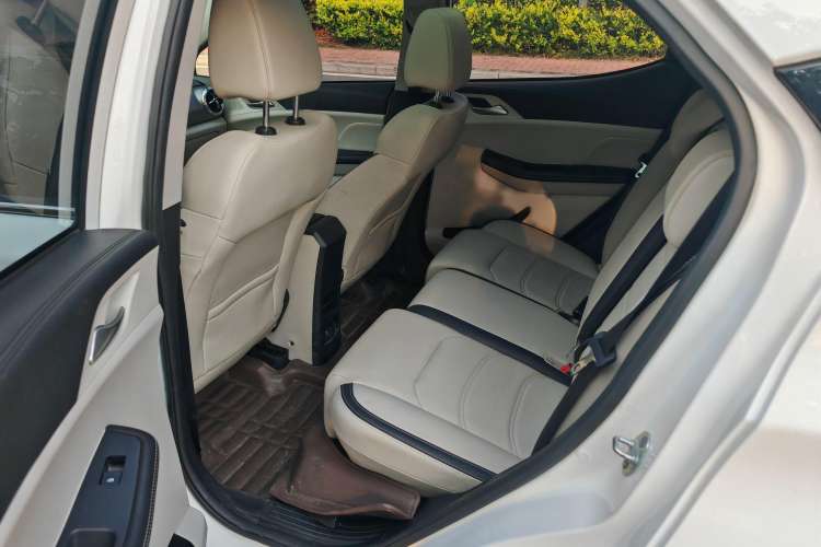Used BYD Yuan Pro 2021 401 km Deluxe Version Interior 3