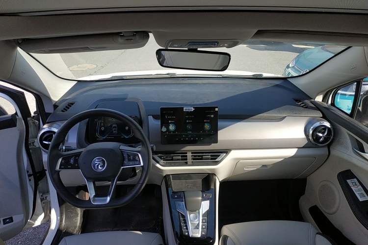 Used BYD Yuan Pro 2021 401 km Deluxe Version Interior 3