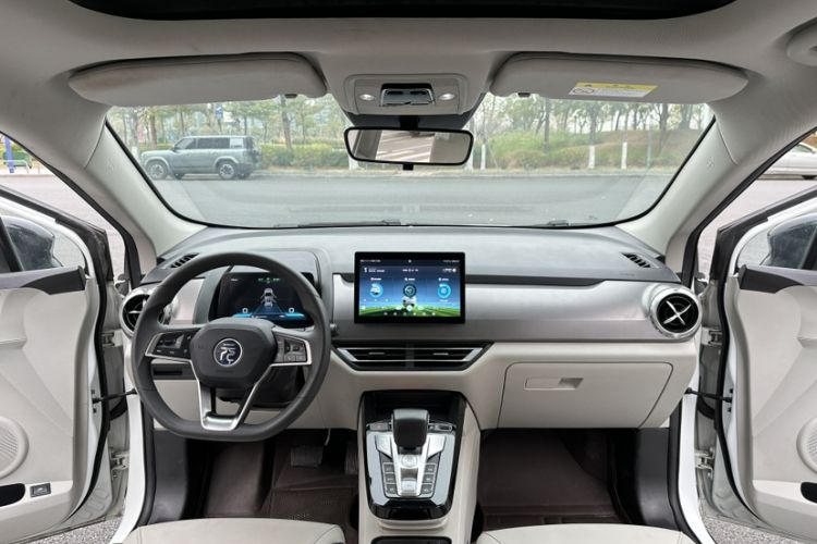 Used BYD Yuan Pro 2021 401 km Deluxe Version Interior 4